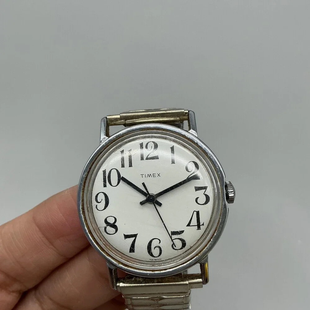 Vintage Timex Mens Watch 35mm White Dial Manual Wind Gold Expansion Bracelet